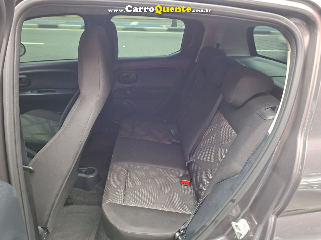 FIAT   MOBI LIKE 1.0 FIRE FLEX 5P.   CINZA 2024 1.0 FLEX - Loja