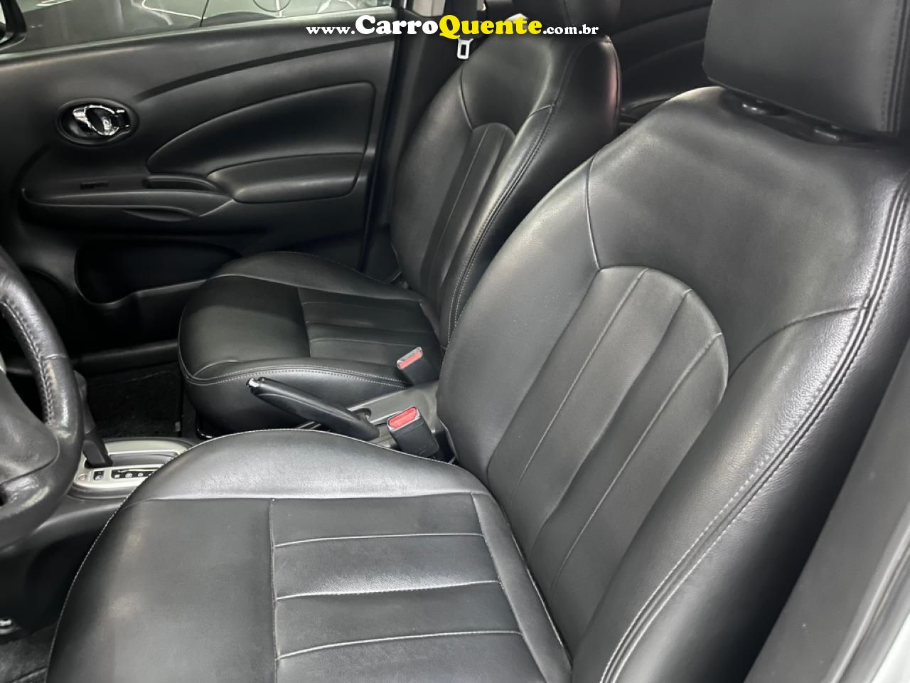 NISSAN   VERSA 16SL CVT   PRATA 2020 1.6 FLEX - Loja