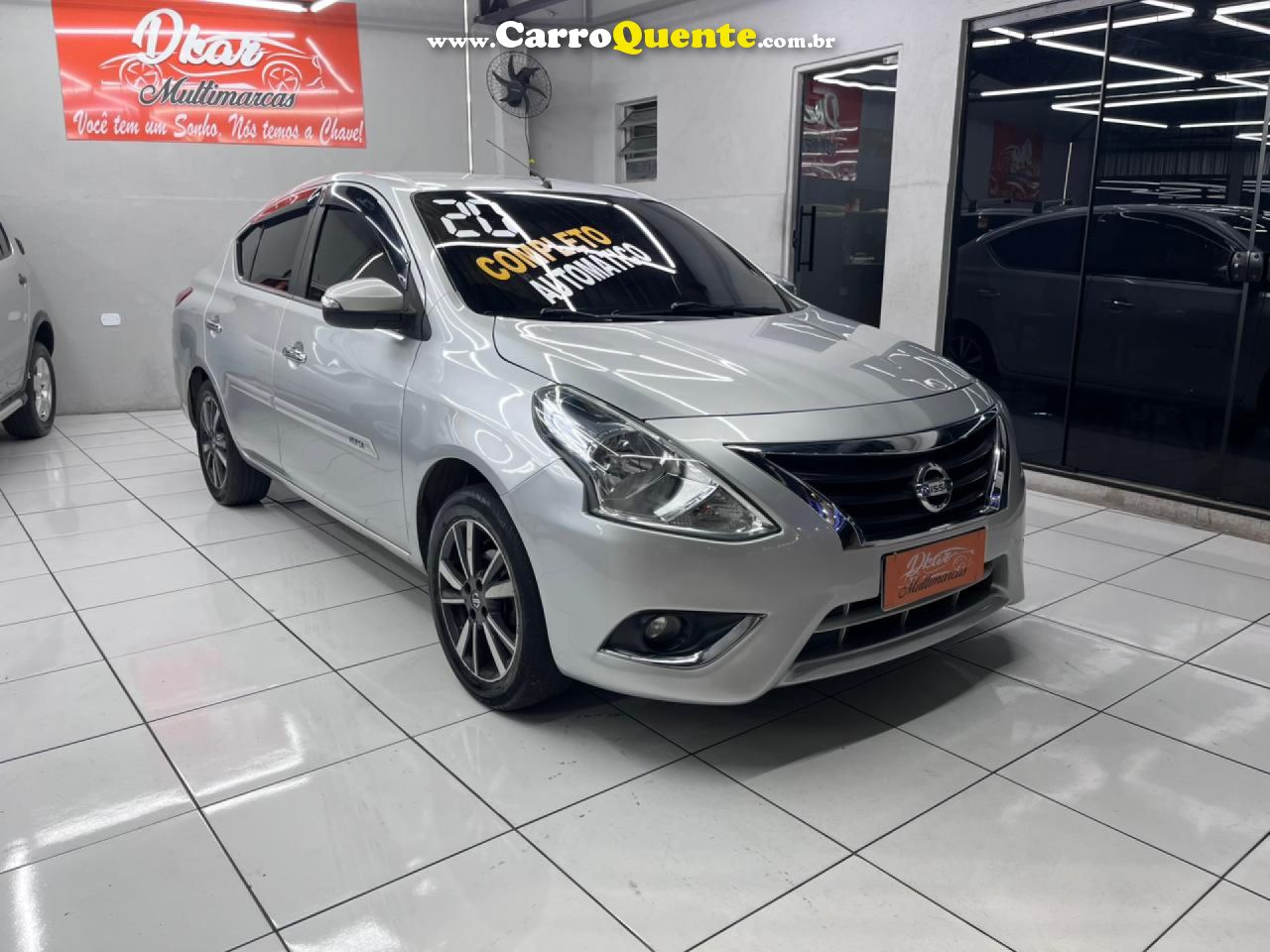NISSAN   VERSA 16SL CVT   PRATA 2020 1.6 FLEX - Loja