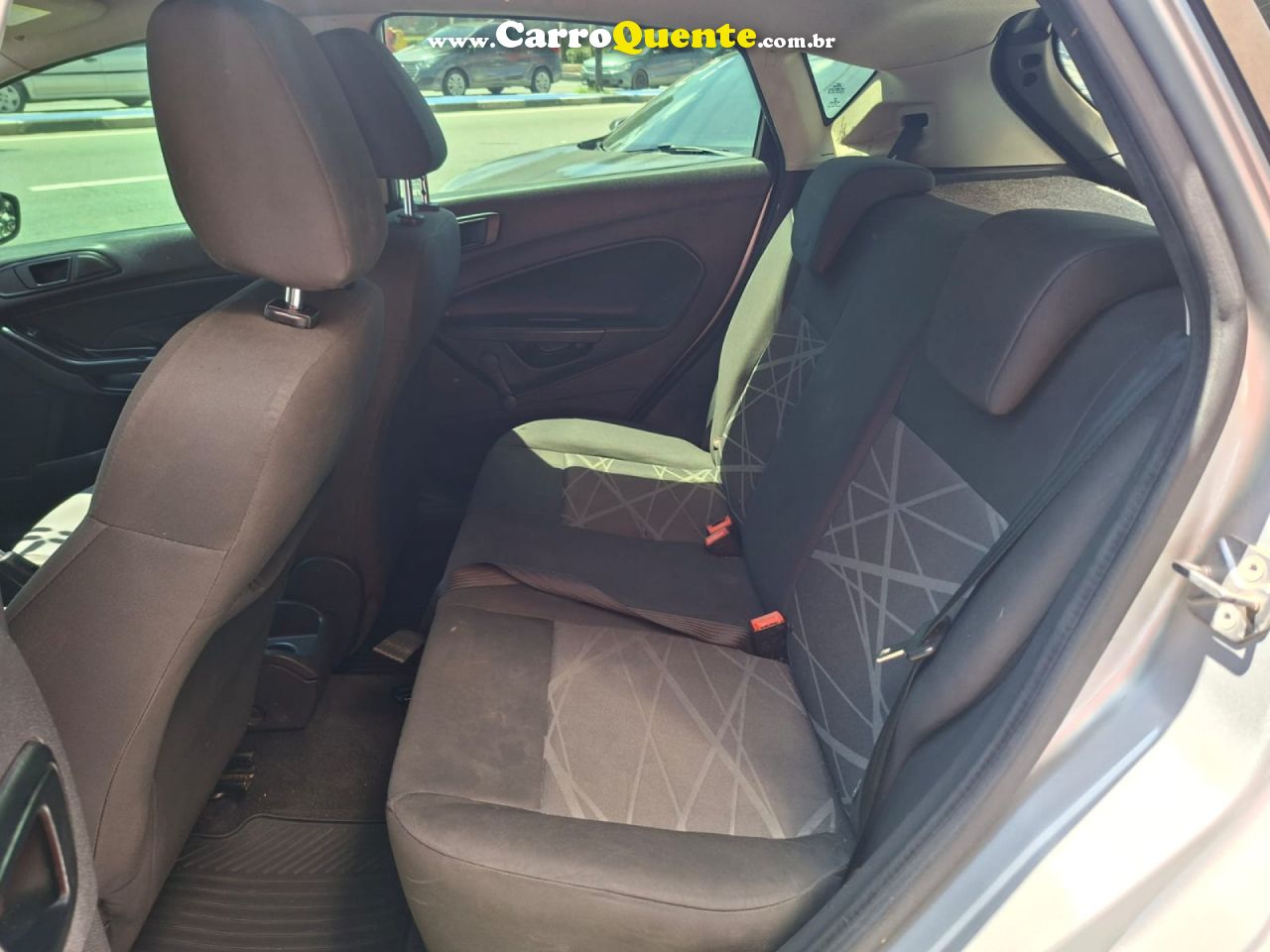 FORD   NEW FIESTA 1.5 MEC   PRATA 2016 1.5 FLEX - Loja