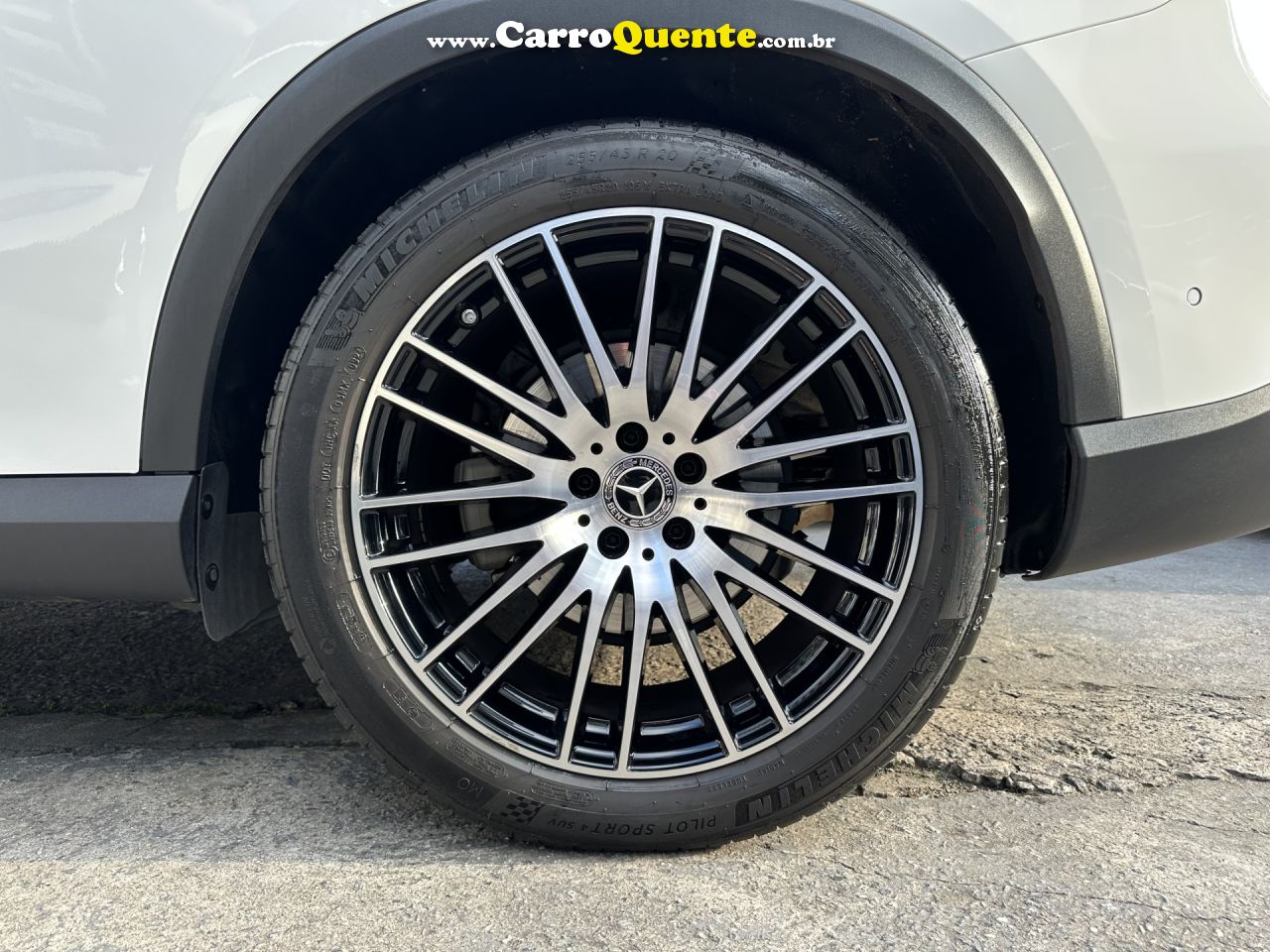 MERCEDES-BENZ   GLC 300 2.0 MHEV 4MATIC 9G-TRONIC   BRANCO 2024 2.0 GASOLINA E ELÉTRICO - Loja