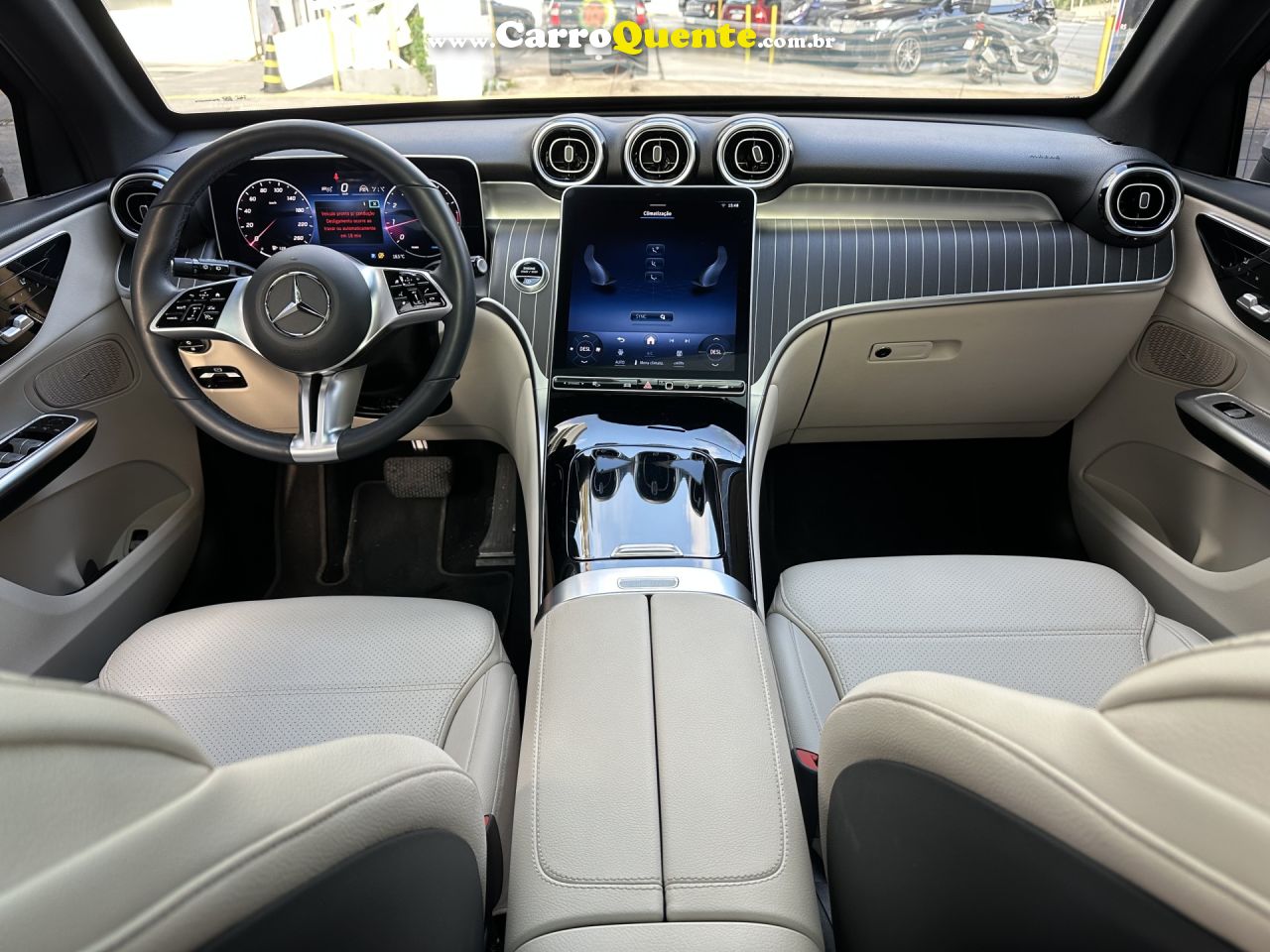 MERCEDES-BENZ   GLC 300 2.0 MHEV 4MATIC 9G-TRONIC   BRANCO 2024 2.0 GASOLINA E ELÉTRICO - Loja