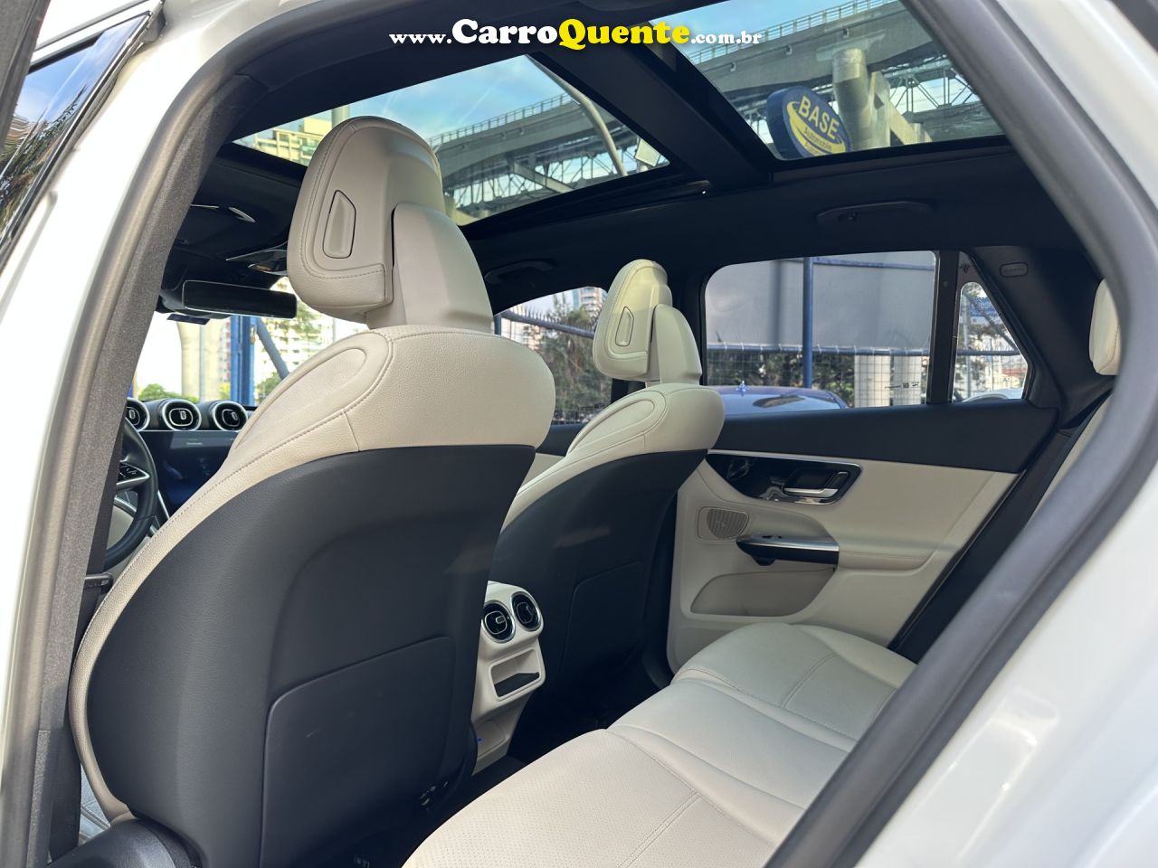 MERCEDES-BENZ   GLC 300 2.0 MHEV 4MATIC 9G-TRONIC   BRANCO 2024 2.0 GASOLINA E ELÉTRICO - Loja