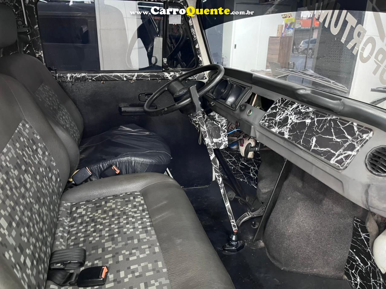 VOLKSWAGEN   KOMBI   BRANCO 2009 1.4 FLEX - Loja