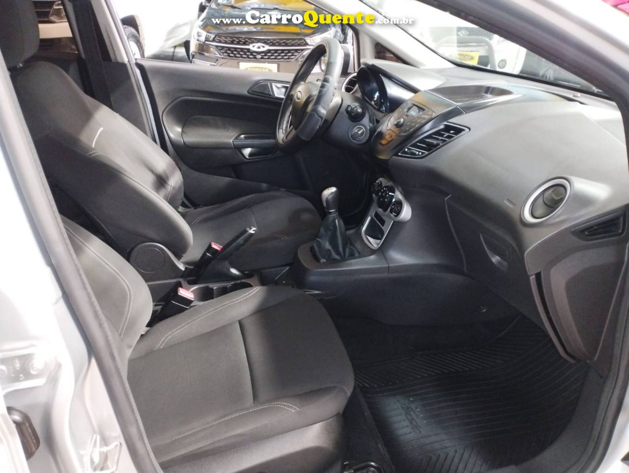 FORD FIESTA 1.5 SE HATCH 16V 2014 - Loja