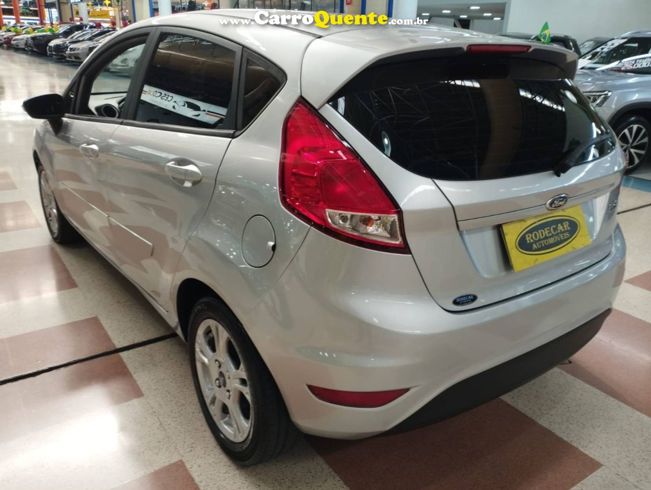 FORD FIESTA 1.5 SE HATCH 16V 2014 - Loja