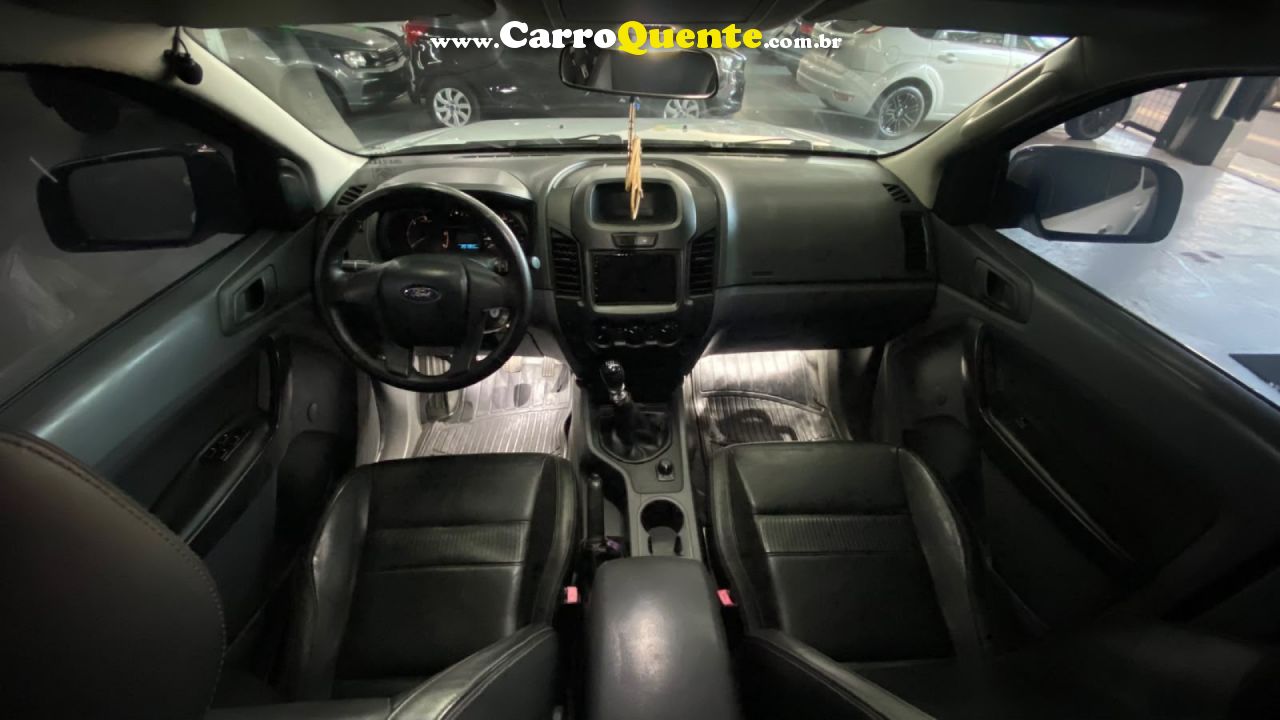 FORD   RANGER XL 2.2 4X4 CS DIESEL MEC.   BRANCO 2014 2.2 DIESEL - Loja