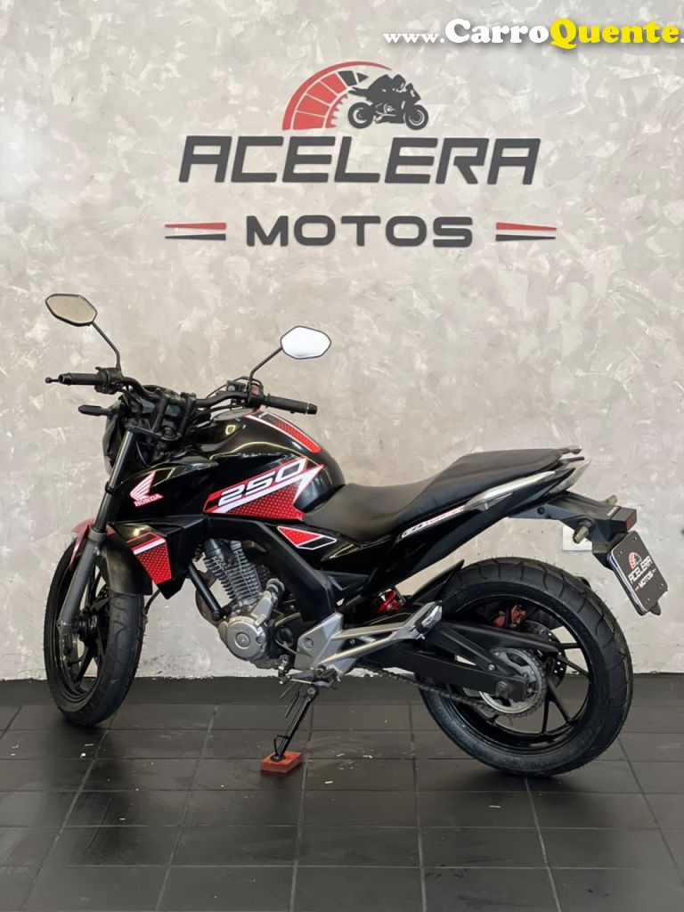 HONDA   CB TWISTERFLEXONE 250CC   PRETO 2016 250 GASOLINA - Loja