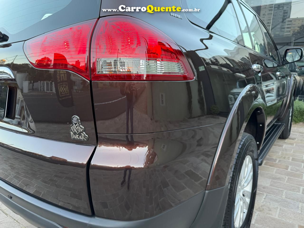 MITSUBISHI   PAJERO DAKAR HPE 3.2 4X4 T.I DIES 5P AUT   MARROM 2015 3.2 DIESEL - Loja