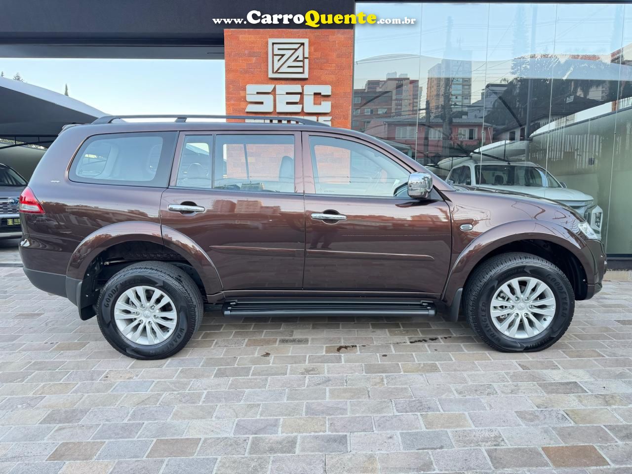 MITSUBISHI   PAJERO DAKAR HPE 3.2 4X4 T.I DIES 5P AUT   MARROM 2015 3.2 DIESEL - Loja