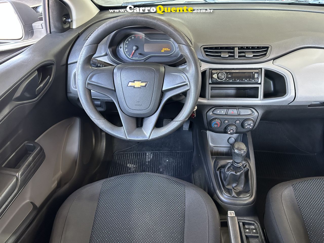 CHEVROLET   ONIX HATCH JOY 1.0 8V FLEX 5P MEC.   BRANCO 2017 1.0 FLEX - Loja