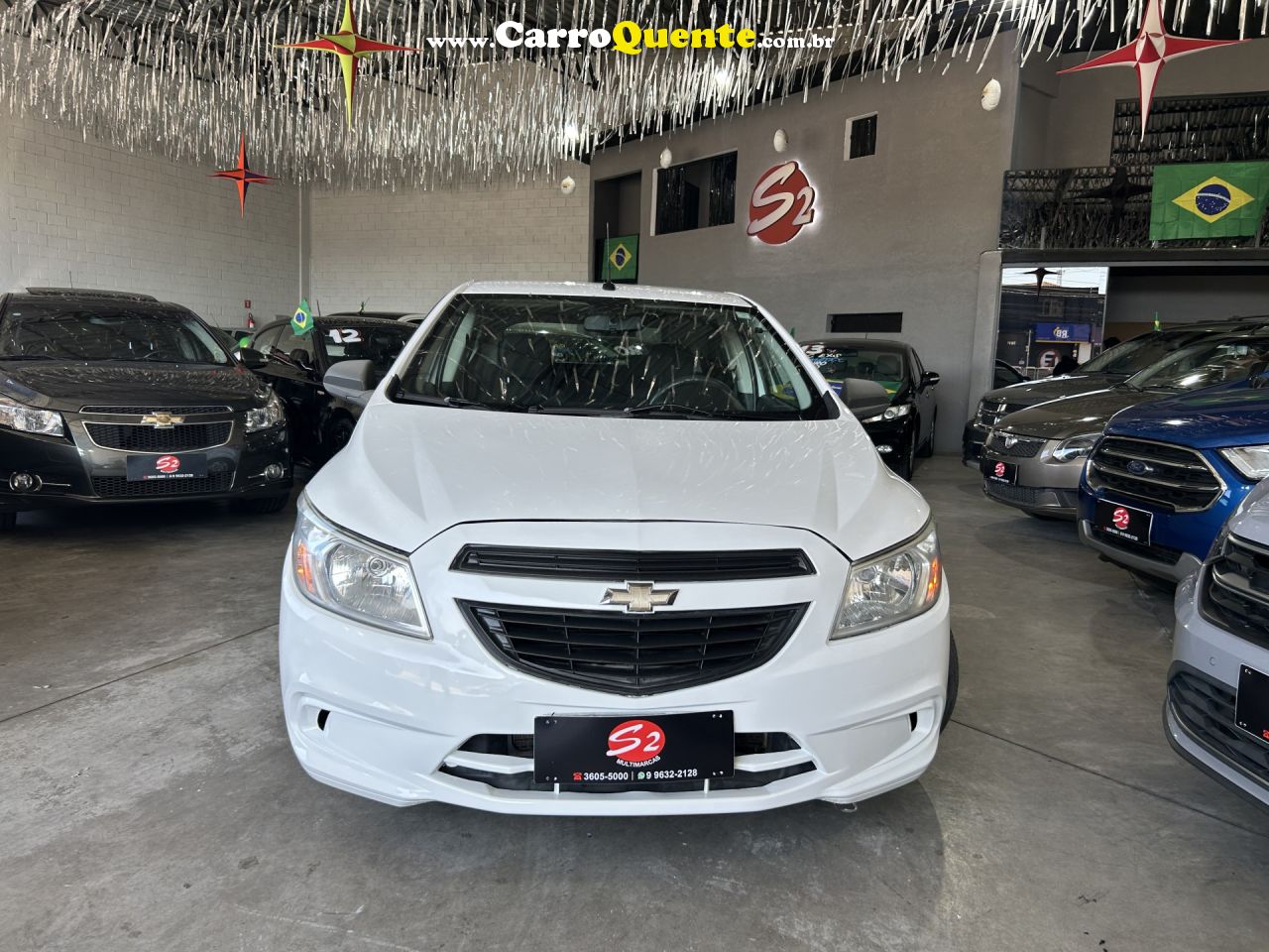 CHEVROLET   ONIX HATCH JOY 1.0 8V FLEX 5P MEC.   BRANCO 2017 1.0 FLEX - Loja