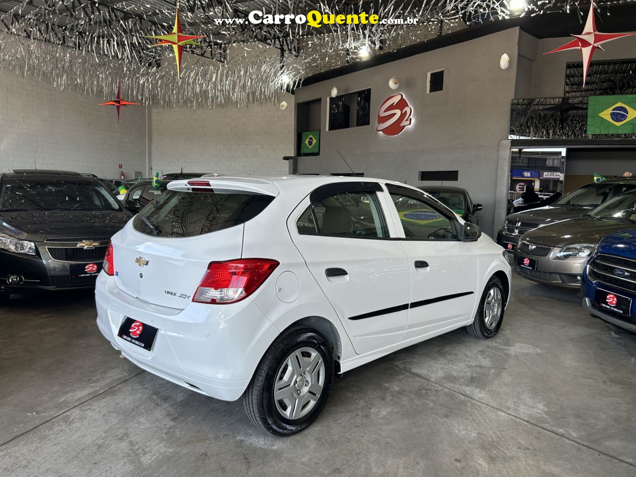 CHEVROLET   ONIX HATCH JOY 1.0 8V FLEX 5P MEC.   BRANCO 2017 1.0 FLEX - Loja