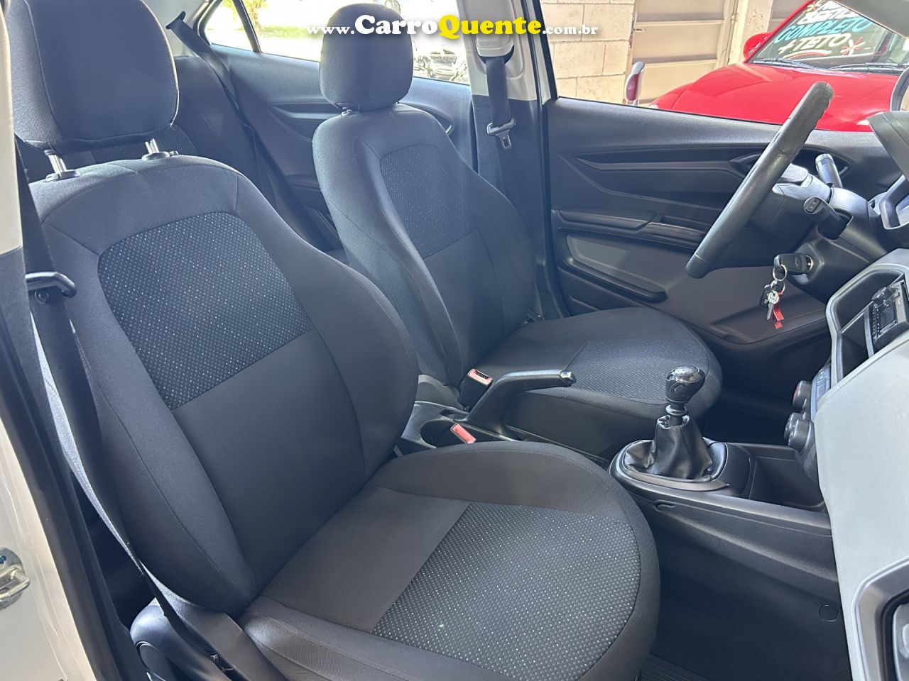 CHEVROLET   ONIX HATCH JOY 1.0 8V FLEX 5P MEC.   BRANCO 2017 1.0 FLEX - Loja