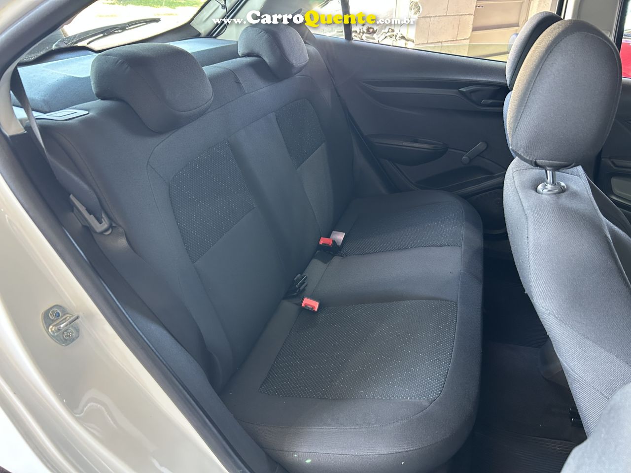 CHEVROLET   ONIX HATCH JOY 1.0 8V FLEX 5P MEC.   BRANCO 2017 1.0 FLEX - Loja