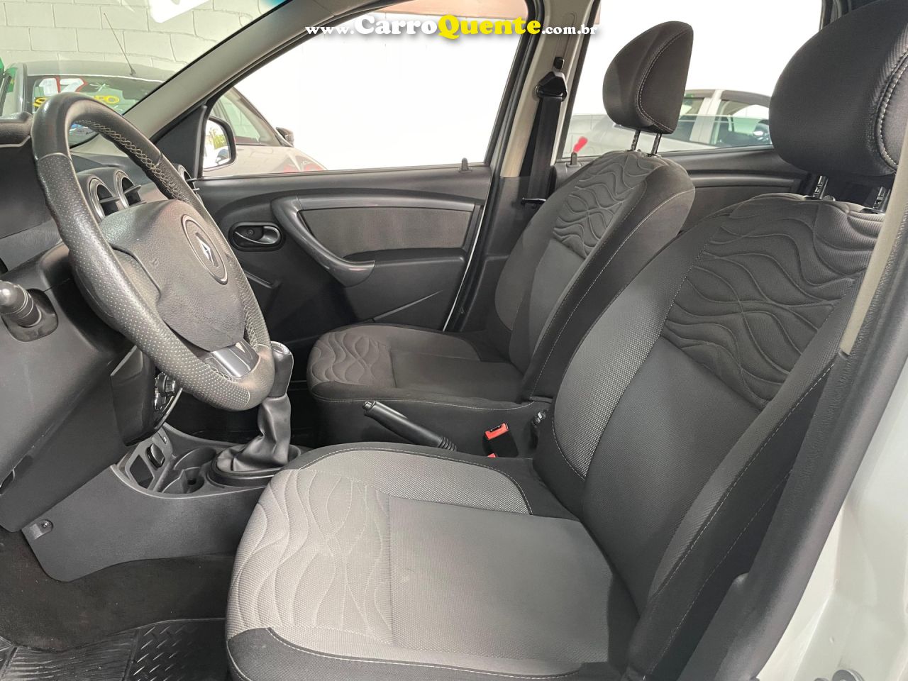 RENAULT   DUSTER DYNAMIQUE 1.6 FLEX 16V MEC.   BRANCO 2014 1.6 FLEX - Loja