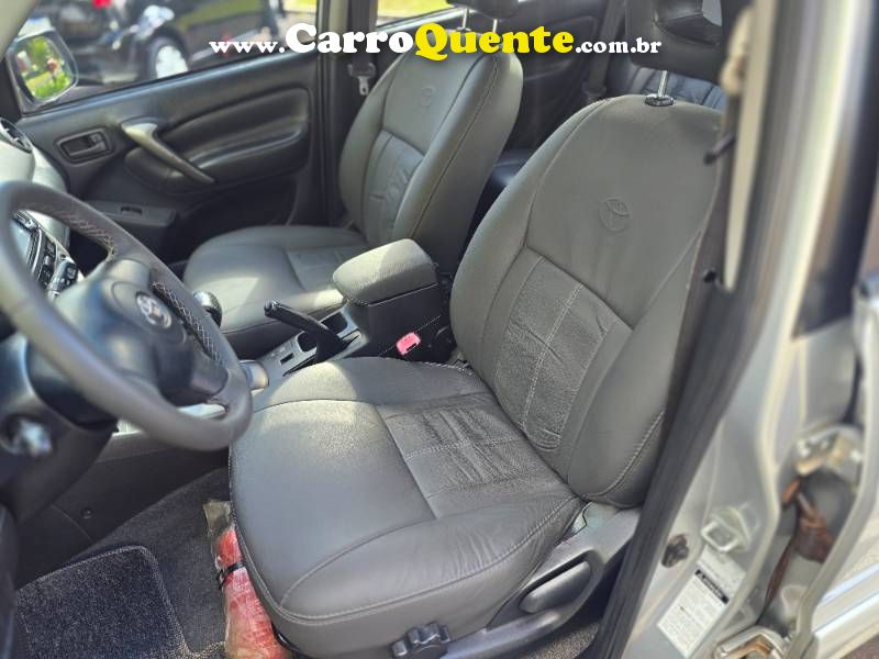 RAV4 2.0 4x4 16V Aut. 2005/2005 Toyota - Loja