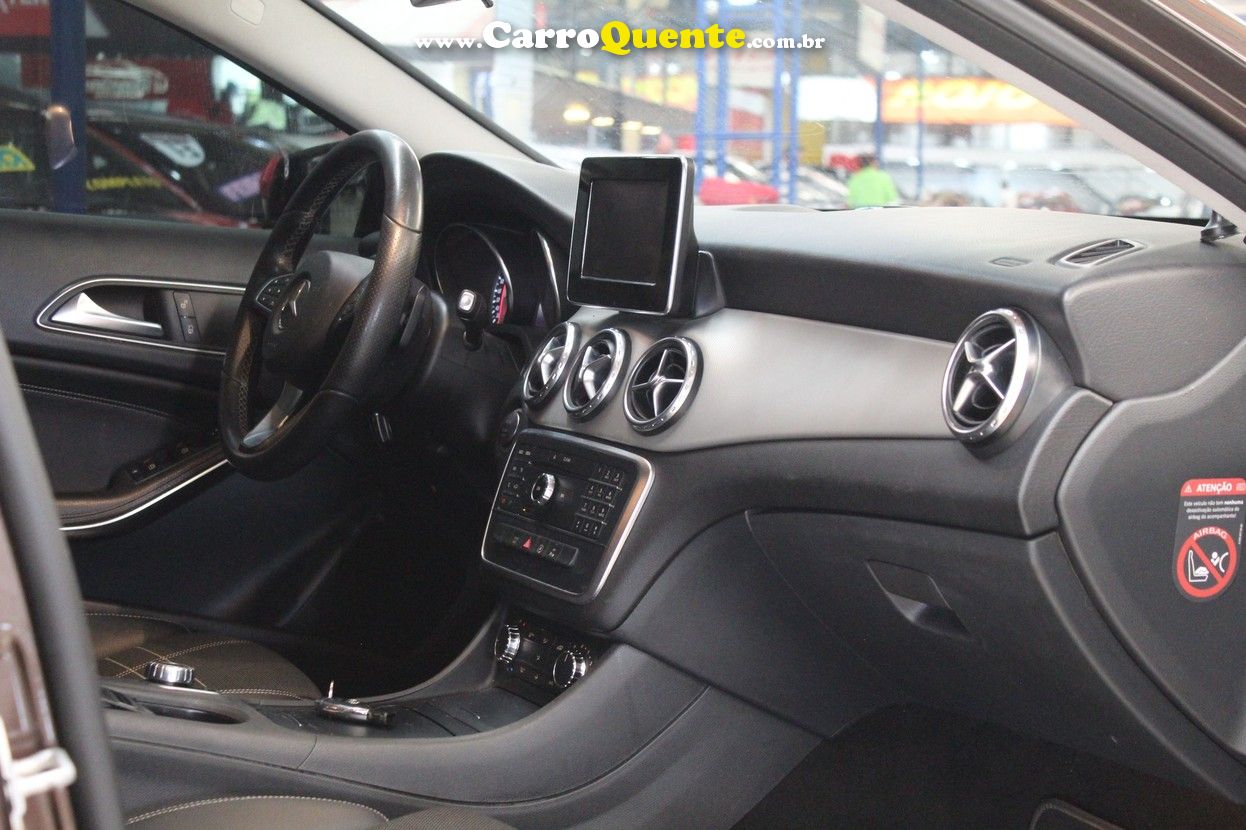MERCEDES-BENZ GLA 200 1.6 CGI ADVANCE 16V TURBO 2017 - Loja