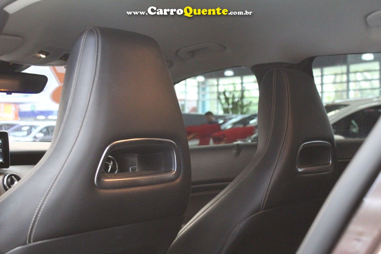 MERCEDES-BENZ GLA 200 1.6 CGI ADVANCE 16V TURBO 2017 - Loja