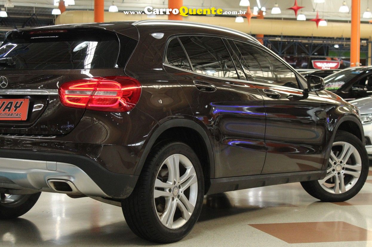 MERCEDES-BENZ GLA 200 1.6 CGI ADVANCE 16V TURBO 2017 - Loja