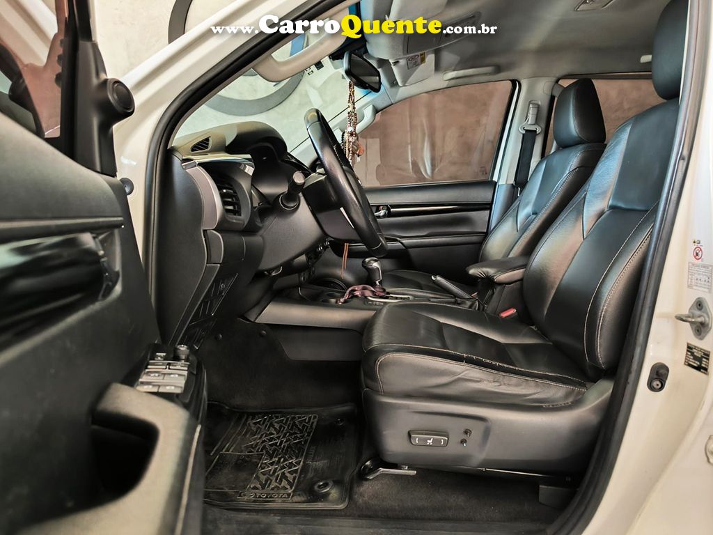 TOYOTA HILUX 2019 - Loja