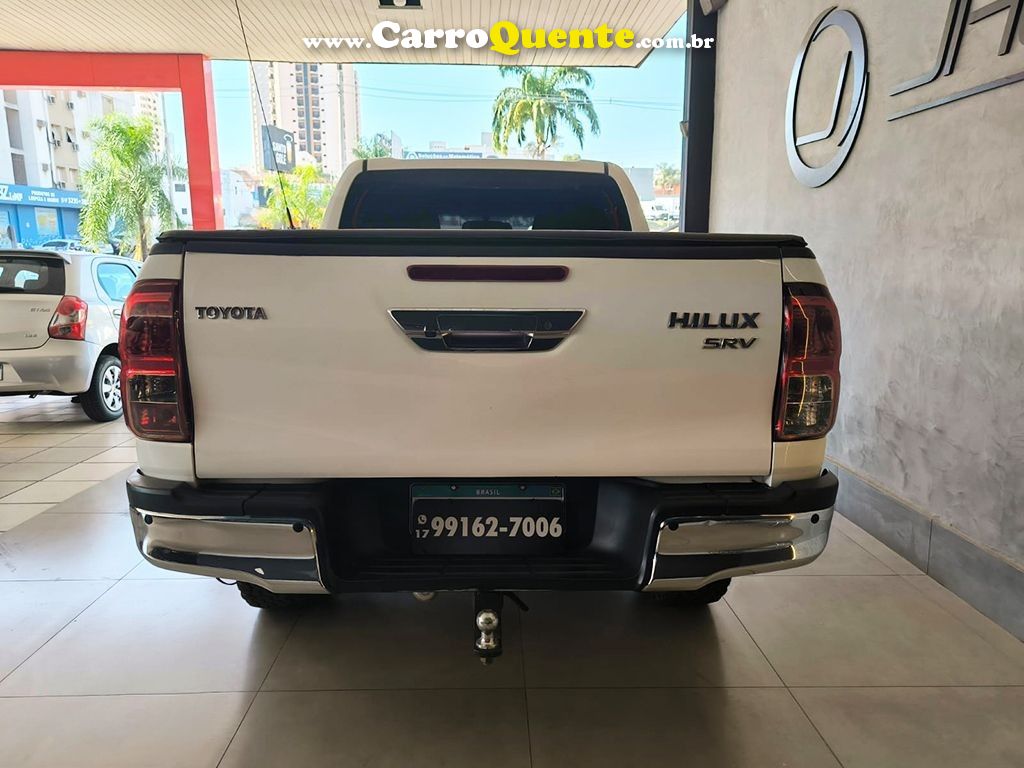 TOYOTA HILUX 2019 - Loja