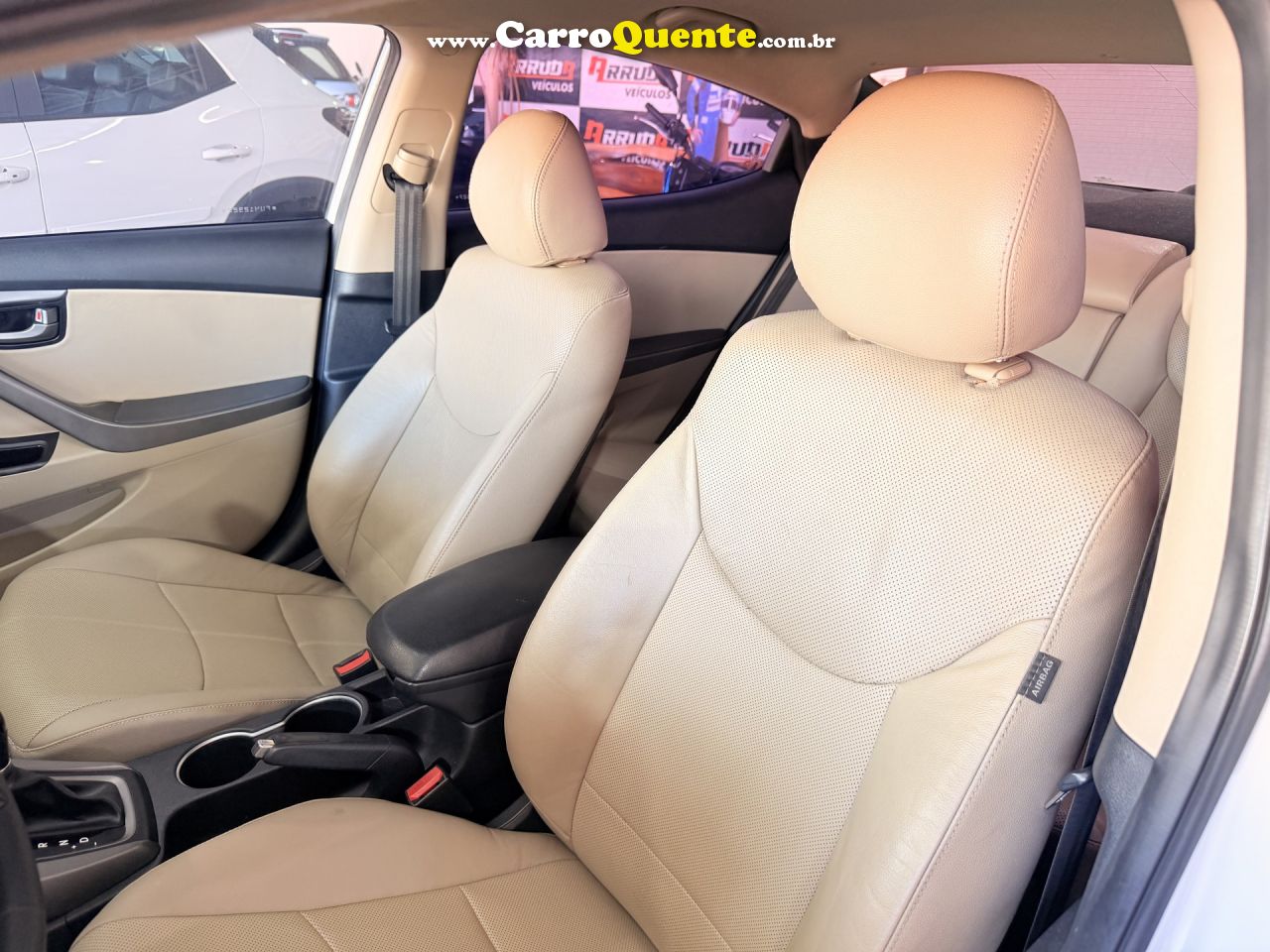 HYUNDAI   ELANTRA GLS 2.0 16V FLEX AUT.   BRANCO 2015 2.0 FLEX - Loja