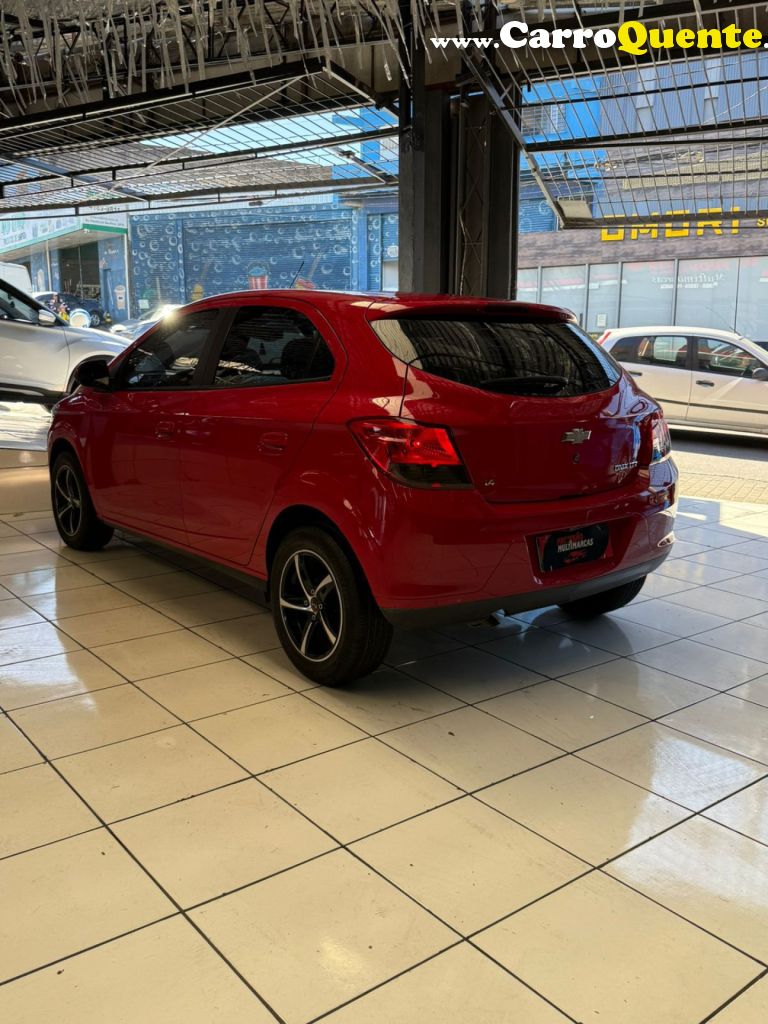 CHEVROLET   ONIX HATCH LTZ 1.4 8V FLEXPOWER 5P MEC.   VERMELHO 2016 1.4 FLEX - Loja