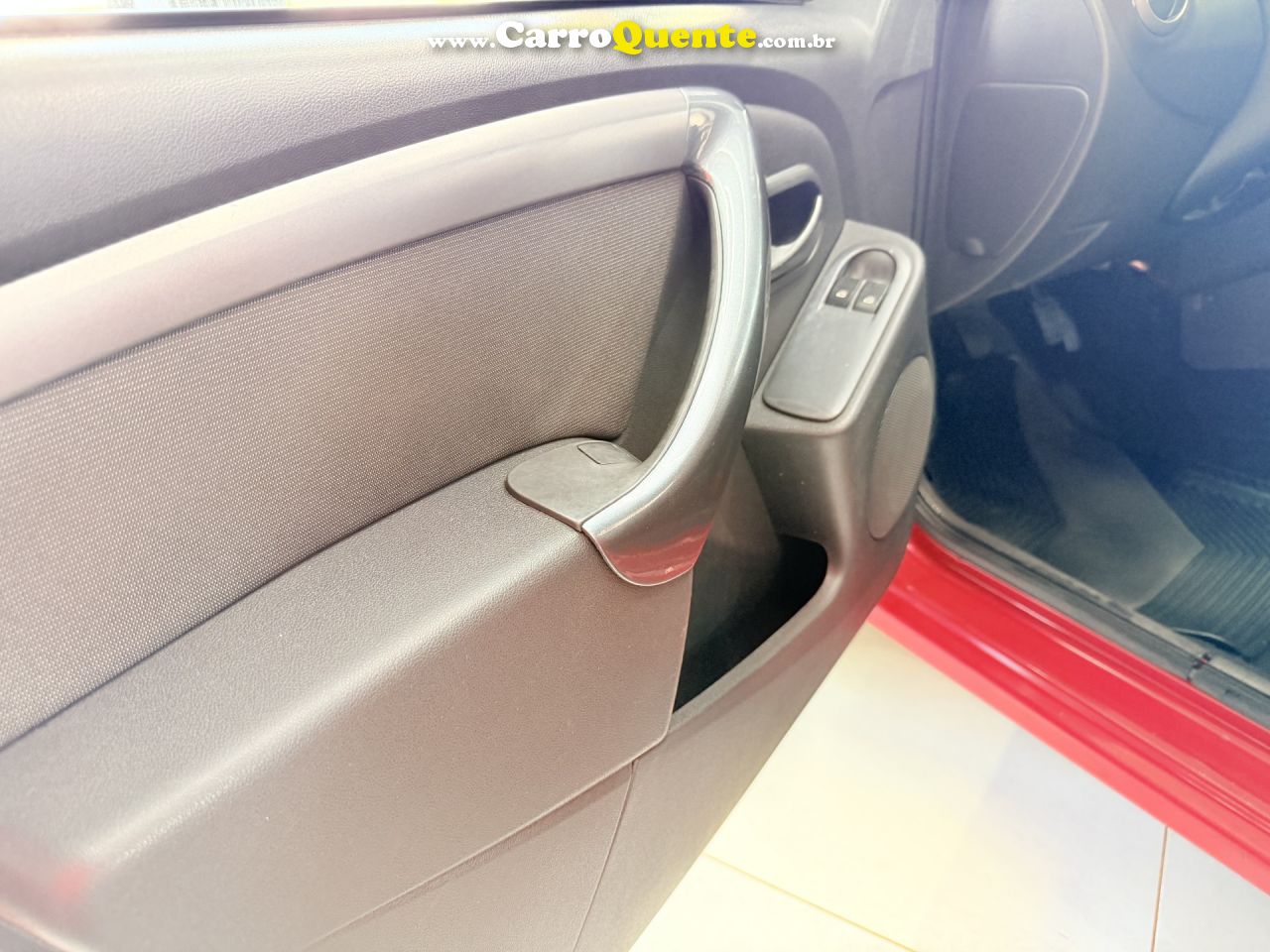 RENAULT   SANDERO EXPRESSION HI-FLEX 1.0 16V 5P   VERMELHO 2013 1.0 FLEX - Loja