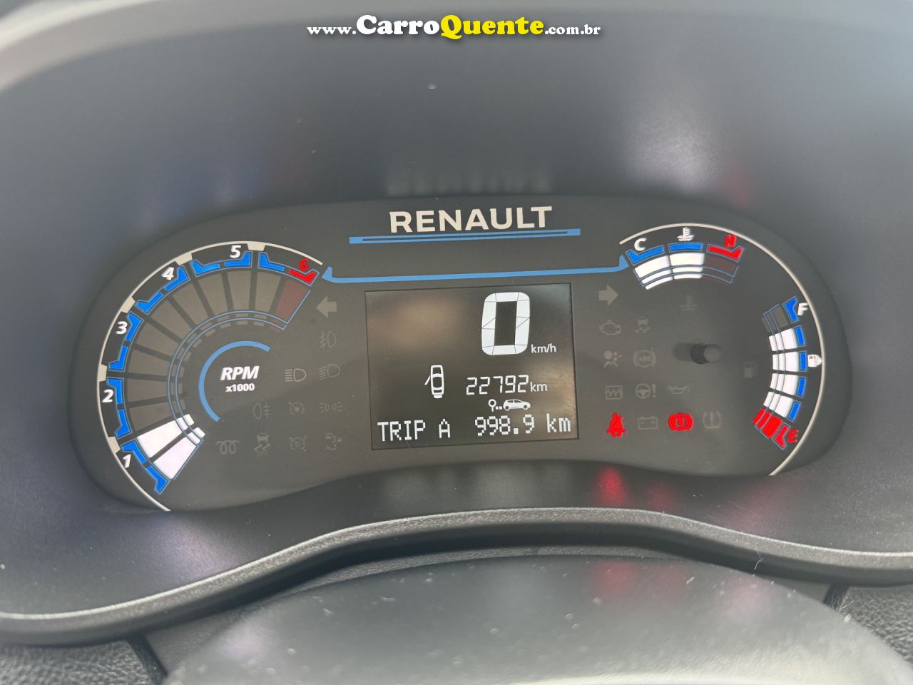 RENAULT   KWID ZEN 1.0 FLEX 12V 5P MEC.   BRANCO 2025 1.0 FLEX - Loja