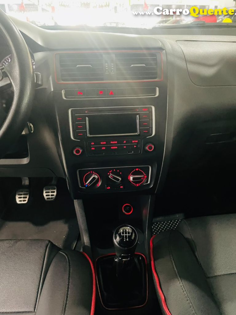 VOLKSWAGEN   FOX ROCK IN RIO 1.6 MI TOTAL FLEX 8V 5P   PRATA 2016 1.6 FLEX - Loja