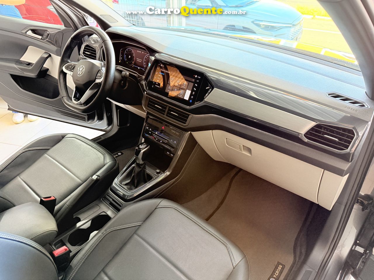 VOLKSWAGEN   T-CROSS HIG. 250 TSI 1.4 FLEX 16V 5P AUT   CINZA 2023 1.4 FLEX - Loja