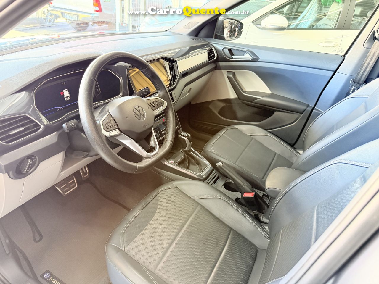 VOLKSWAGEN   T-CROSS HIG. 250 TSI 1.4 FLEX 16V 5P AUT   CINZA 2023 1.4 FLEX - Loja