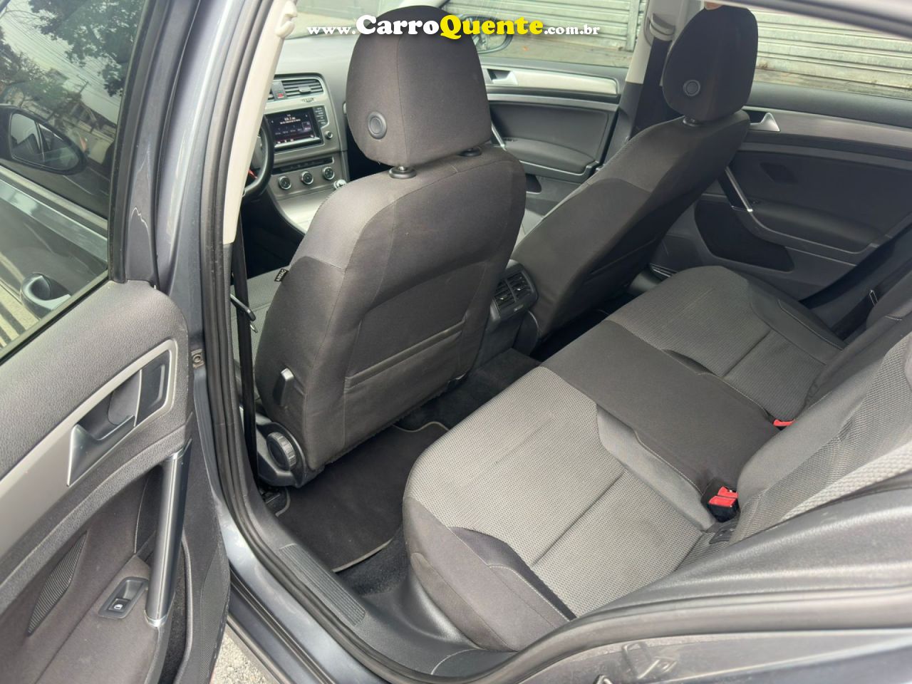 VOLKSWAGEN   GOLF COMFORTLINE 1.4 TSI 140CV MEC.   CINZA 2015 1.4 GASOLINA - Loja