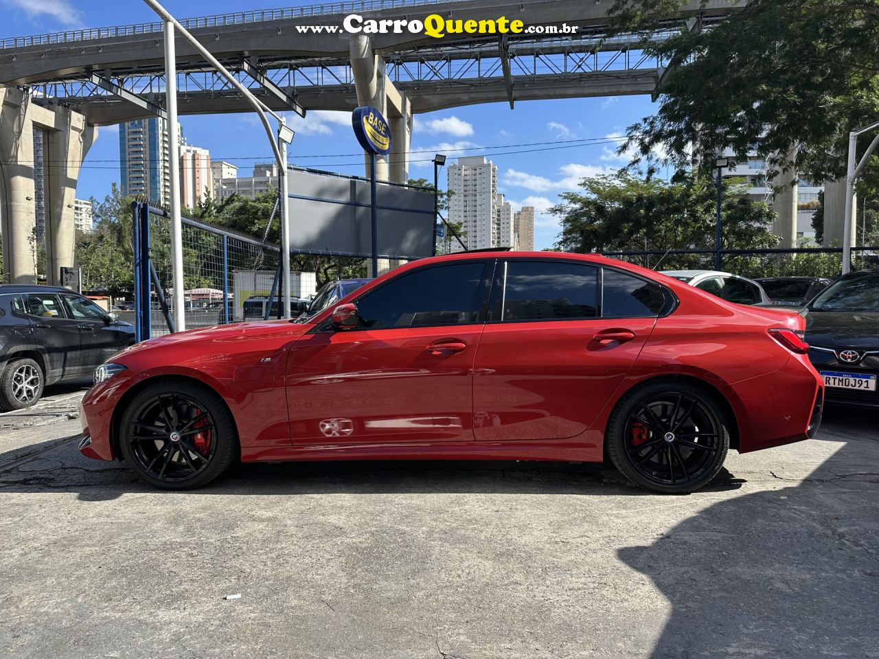 BMW   330E M SPORT 2.0 TURBO AUT. (HÍBRIDO)   VERMELHO 2024 2.0 GASOLINA E ELÉTRICO - Loja