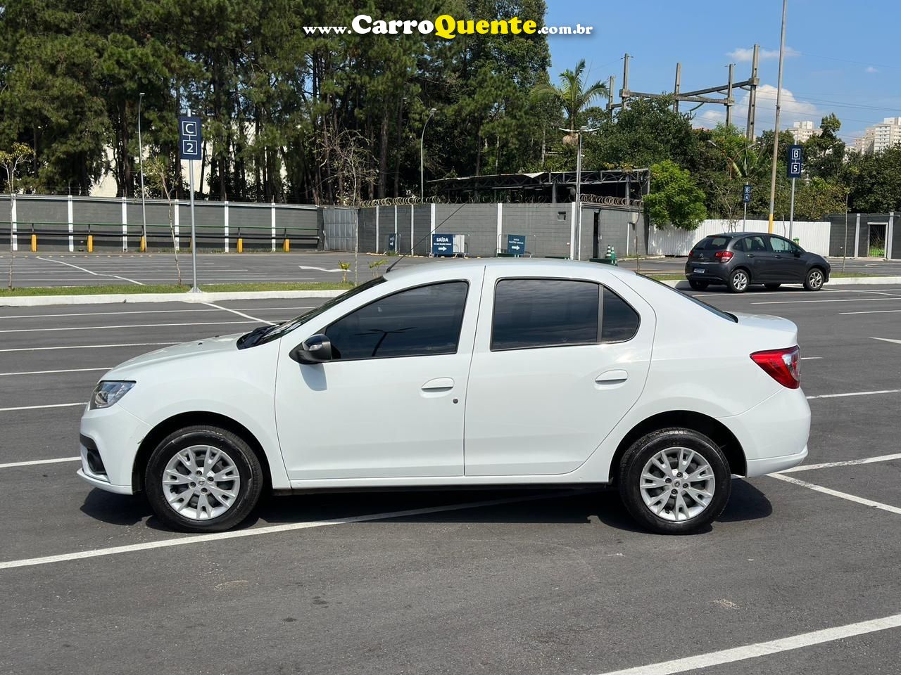 RENAULT LOGAN 1.0 12V SCE ZEN 2025 - Loja