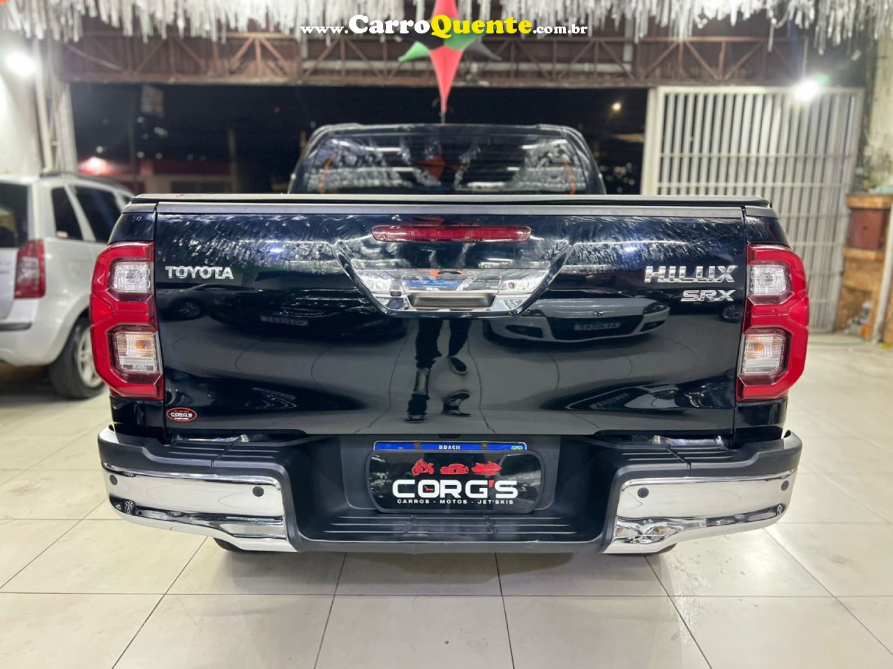 TOYOTA   HILUX SW4 SRX 4X4 2.8 TDI 16V DIES. AUT.   PRETO 2022 2.8 DIESEL - Loja