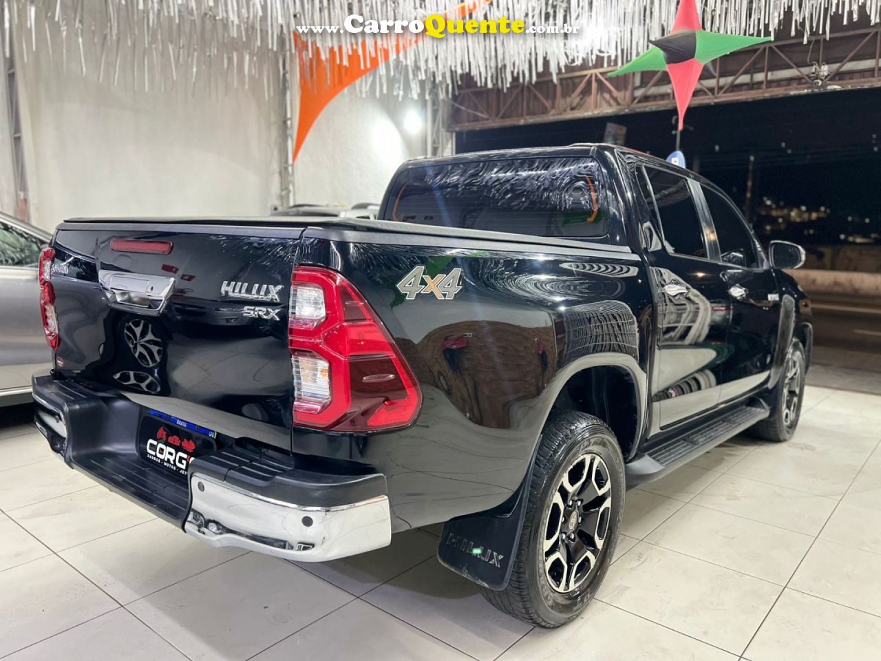 TOYOTA   HILUX SW4 SRX 4X4 2.8 TDI 16V DIES. AUT.   PRETO 2022 2.8 DIESEL - Loja