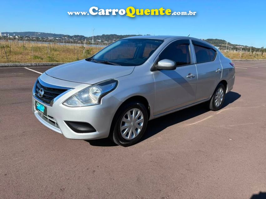 Nissan VERSA 1.0 12V FLEX 4P MANUAL - Loja