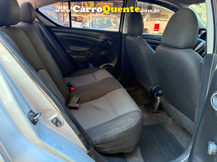 Nissan VERSA 1.0 12V FLEX 4P MANUAL - Loja