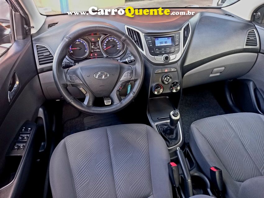 Hyundai HB20S 1.6 COMFORT PLUS 16V FLEX 4P MANUAL - Loja