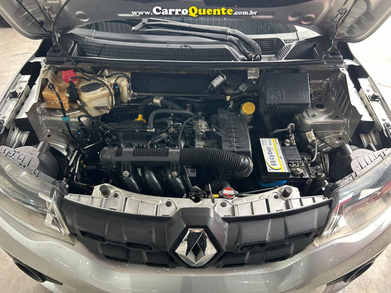 RENAULT   KWID ZEN 1.0 FLEX 12V 5P MEC.   PRATA 2018 1.0 FLEX - Loja