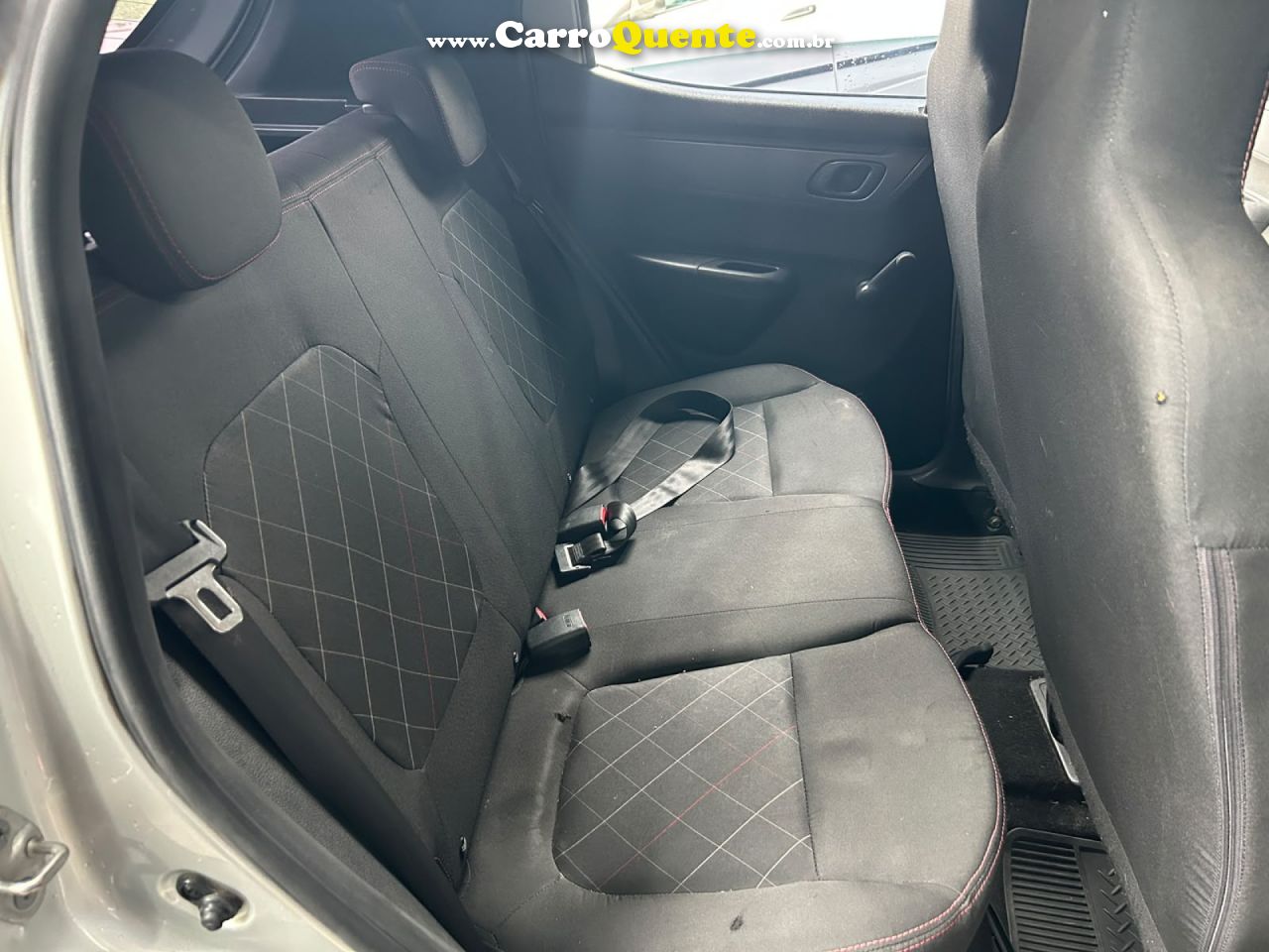 RENAULT   KWID ZEN 1.0 FLEX 12V 5P MEC.   PRATA 2018 1.0 FLEX - Loja