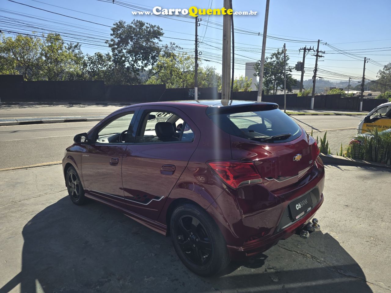 CHEVROLET   ONIX HATCH EFFECT 1.4 8V F.POWER 5P MEC.   VERMELHO 2019 1.4 FLEX - Loja