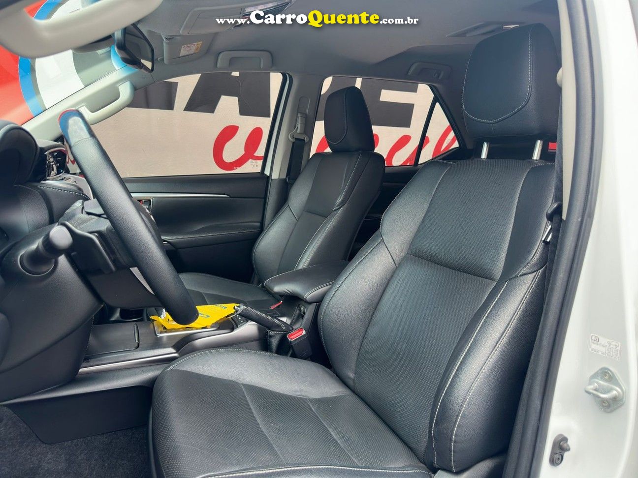 TOYOTA HILUX SW4 2.8 D-4D TURBO SRX 7L 4X4 2023 - Loja