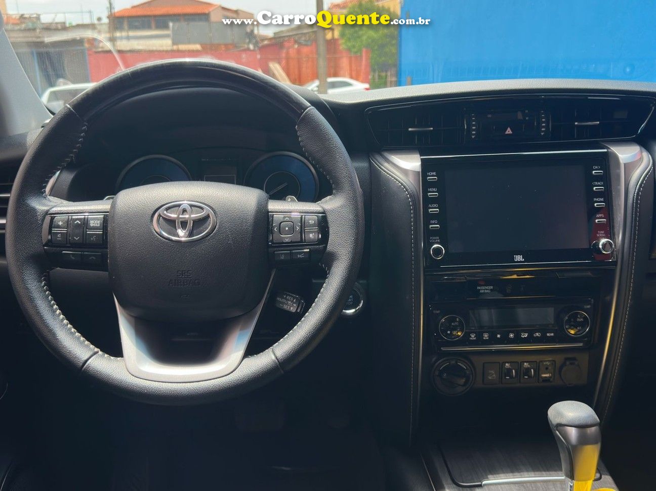 TOYOTA HILUX SW4 2.8 D-4D TURBO SRX 7L 4X4 2023 - Loja