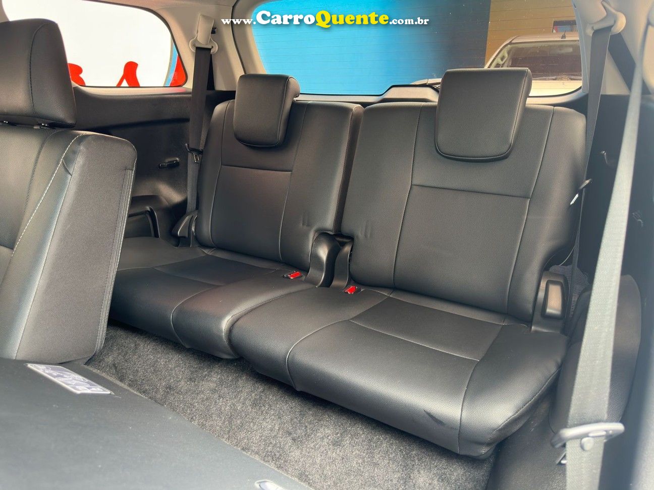 TOYOTA HILUX SW4 2.8 D-4D TURBO SRX 7L 4X4 2023 - Loja