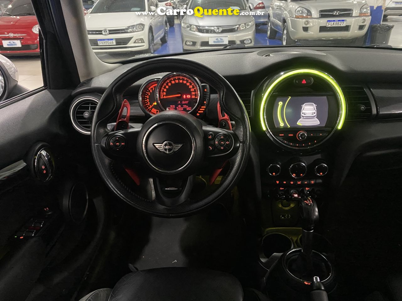 MINI   COOPER S 2.0 TURBO 16V 5P AUT.   PRETO 2015 2.0 GASOLINA - Loja
