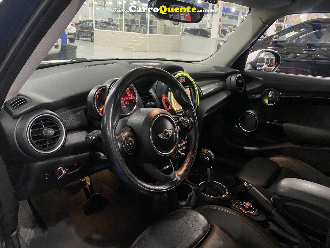 MINI   COOPER S 2.0 TURBO 16V 5P AUT.   PRETO 2015 2.0 GASOLINA - Loja