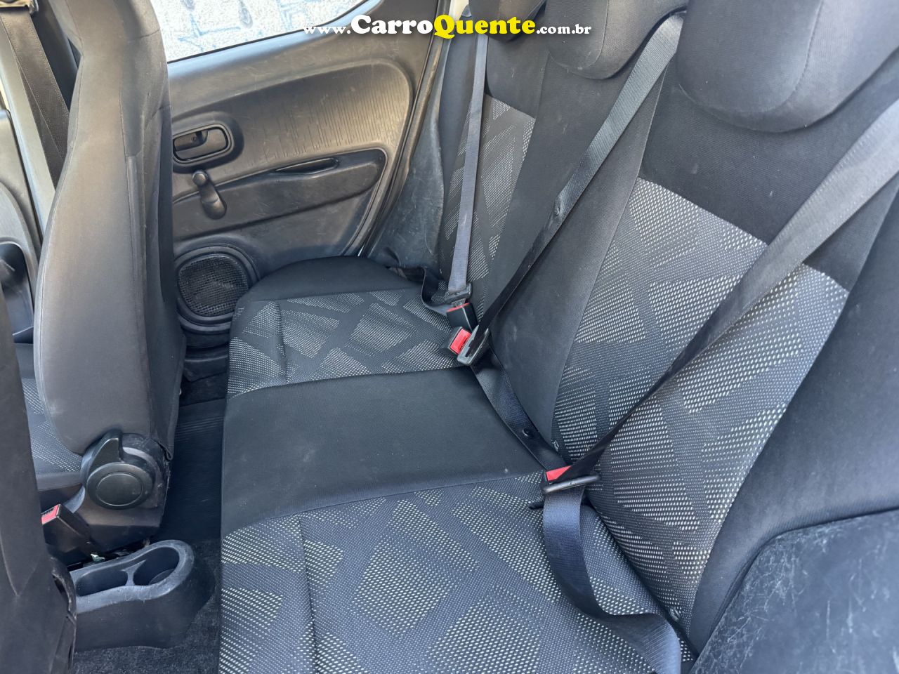 FIAT   MOBI LIKE 1.0 FIRE FLEX 5P.   BRANCO 2023 1.0 FLEX - Loja